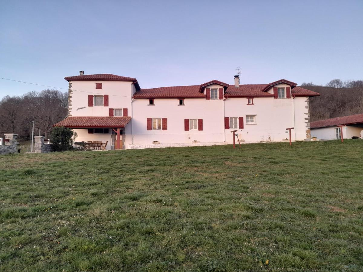 Gite A La Ferme Larranda Suhescun Bagian luar foto